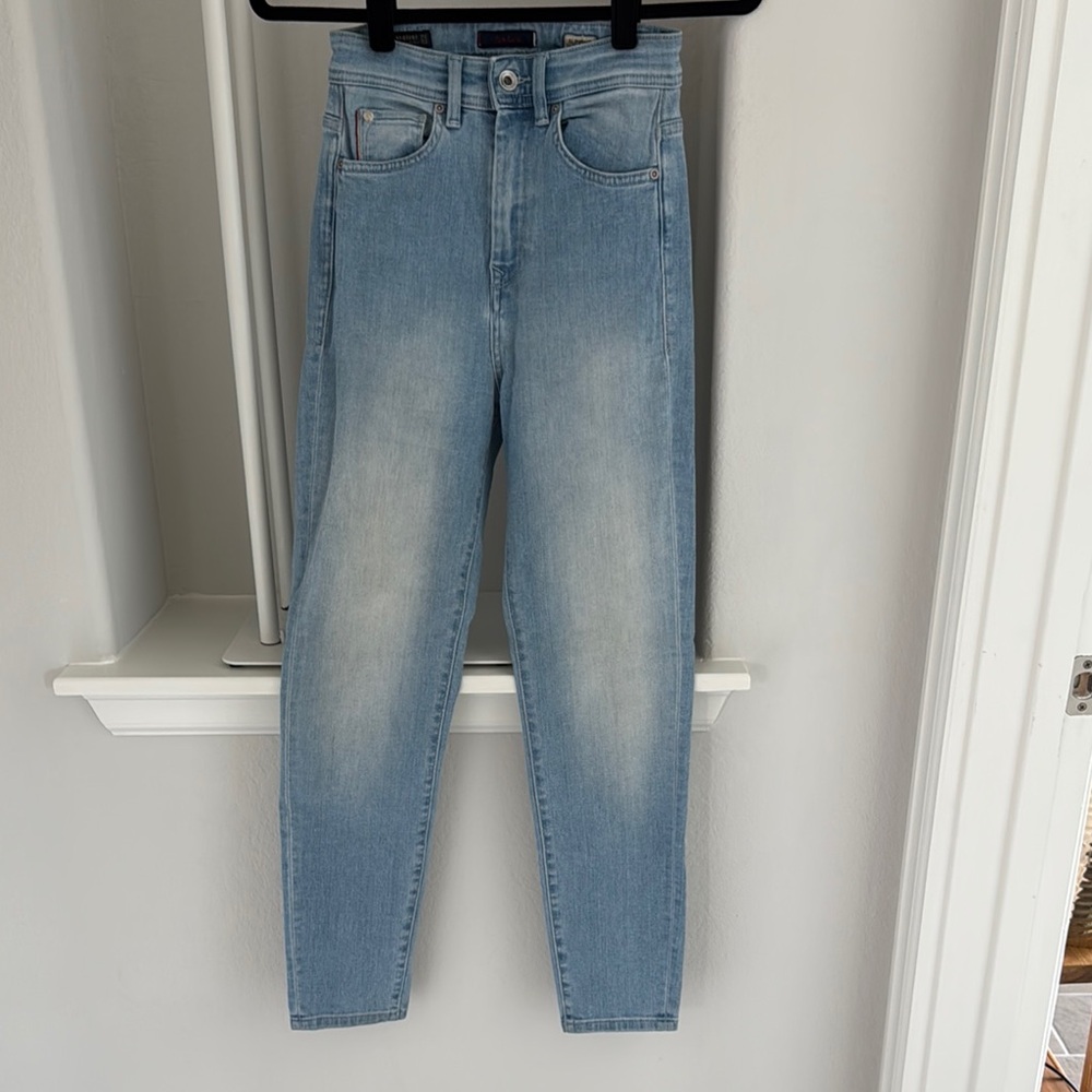 High Rise Blue Jeans with Slim Fit